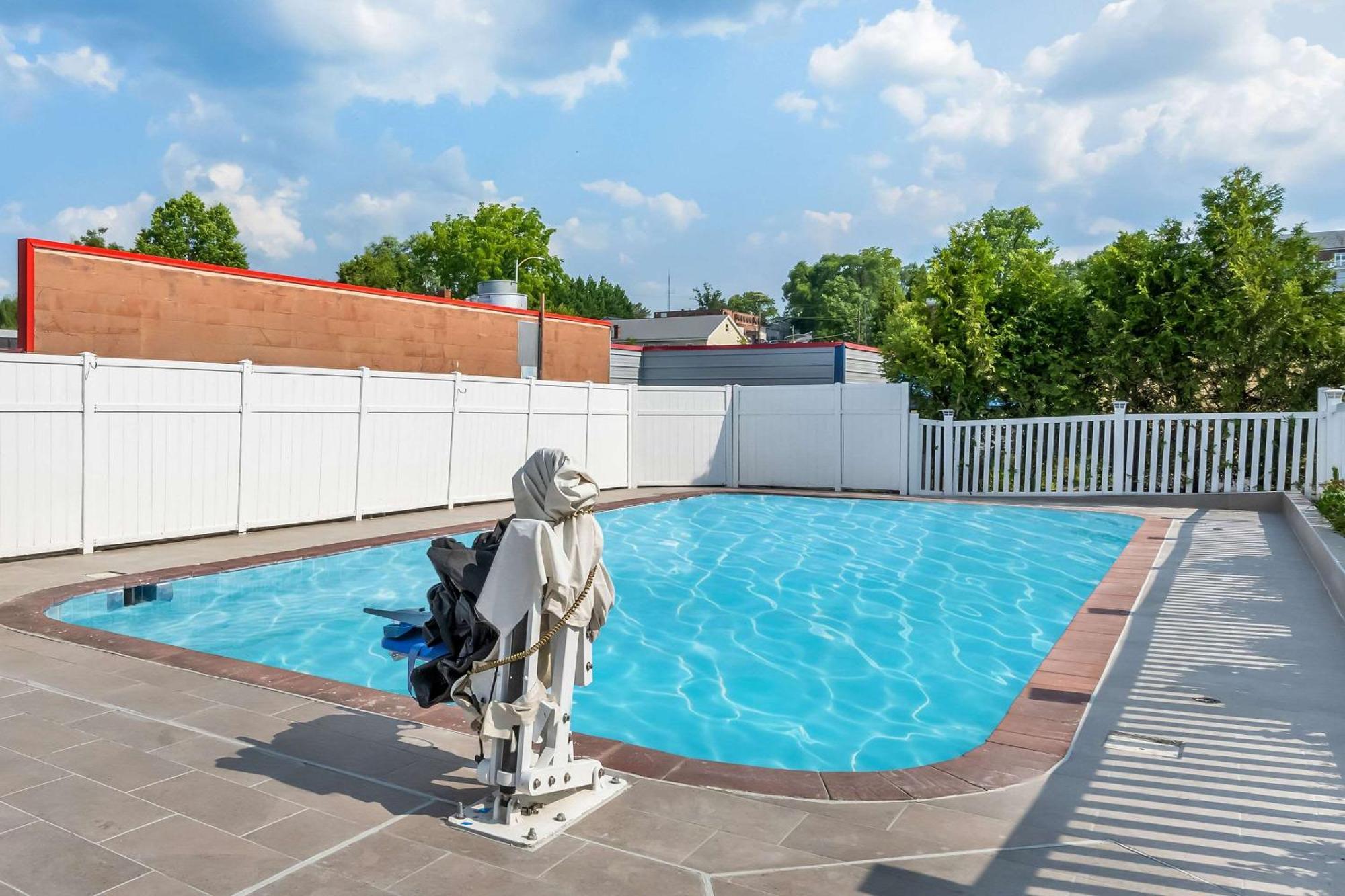 Quality Inn Лурей Экстерьер фото