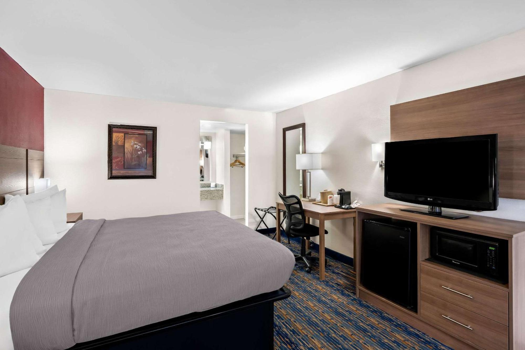 Quality Inn Лурей Экстерьер фото